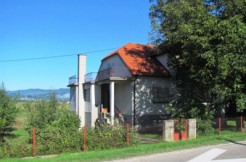 Dubravica-obiteljska kuća i gospodarski objekt na okućnici od 2038 m2- 85.000,00 €