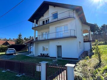 Vukovo Selo – novija gradnja-obiteljska kuća sa dvije garaže i spremištem ukupne BRP-e 374,06 m2 na okućnici od 1542 m2- 225.000,00 Eur-a